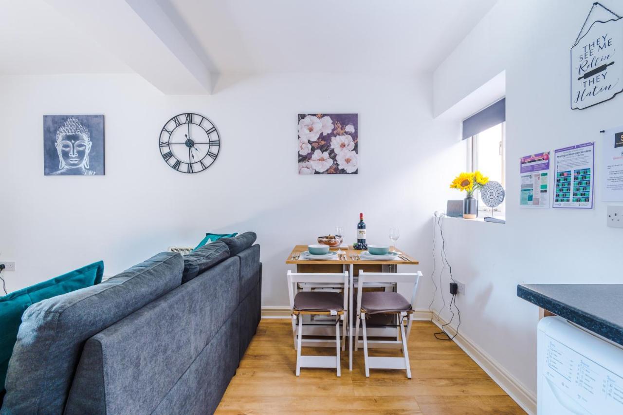 Stylish Chester City Centre Apartment By 53 Degrees Property, Ideal For Couples & Business Professionals - Sleeps 4 Экстерьер фото
