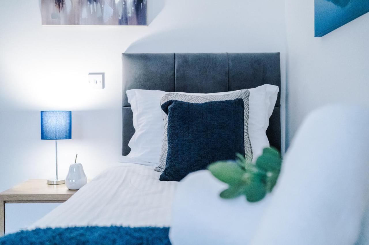 Stylish Chester City Centre Apartment By 53 Degrees Property, Ideal For Couples & Business Professionals - Sleeps 4 Экстерьер фото